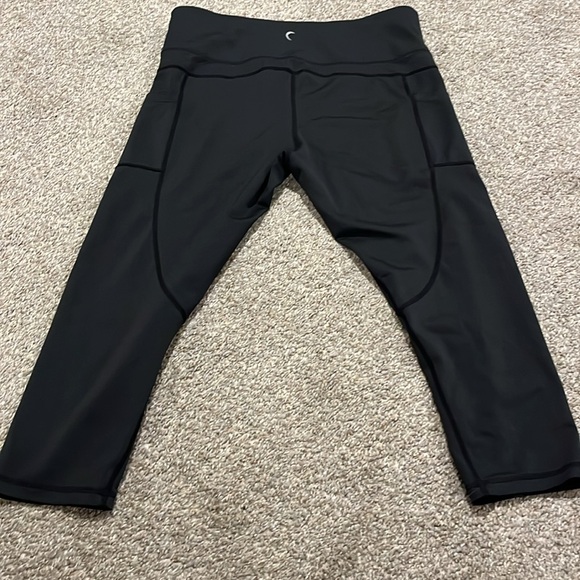 ZYIA size 14-16 leggings with side pockets - Picture 2 of 3